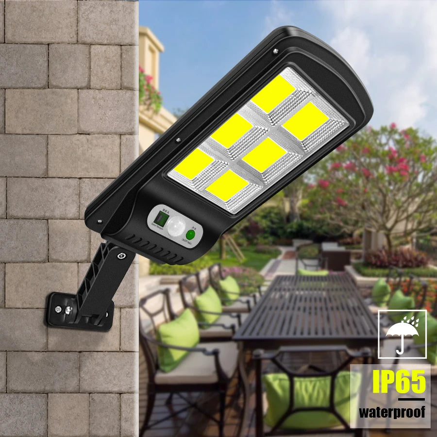 LumiSolar Cobra™ - Lampe LED Solaire Intelligente